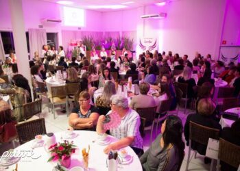 Chá Rosa beneficia Liga Feminina de Combate ao Câncer