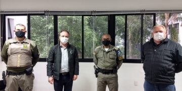 Comando regional da BM busca apoio da ACI-E para adesão a programa de aparelhamento da segurança pública