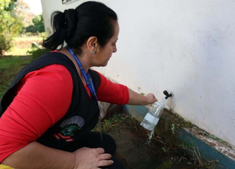 Vigilância Sanitária monitora qualidade da água nas redes hídricas do interior