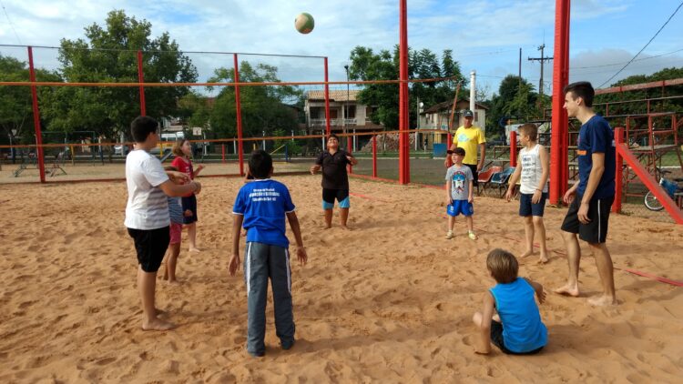 Colônia de Férias proporciona esporte e lazer para a criançada