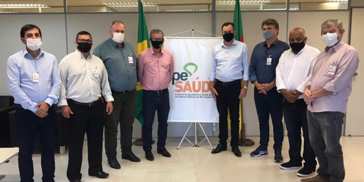 Comitiva solicita ampliação dos atendimentos dos convênios do IPE junto ao Hospital São José