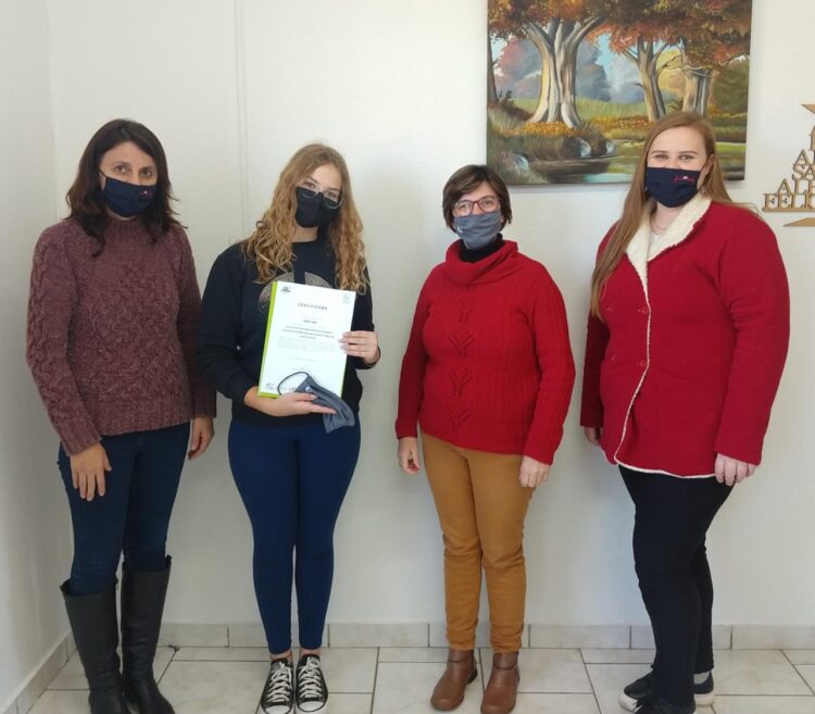 Aluna de Forquetinha é premiada em concurso