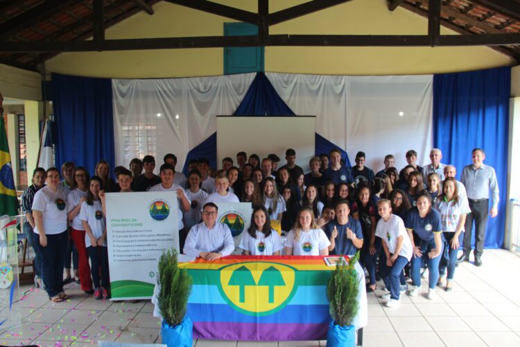 Estrela conta com três novas cooperativas escolares