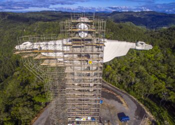 Coração do Cristo Protetor ganha forma