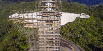 Coração do Cristo Protetor ganha forma