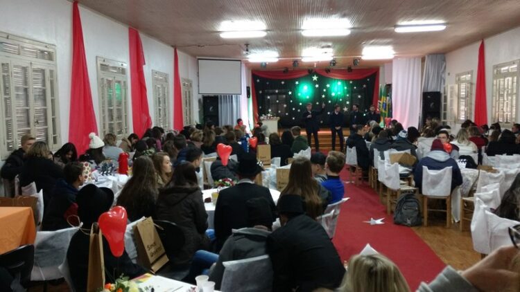 Travesseiro recebe primeira mostra de curtas metragens da 3ª CRE