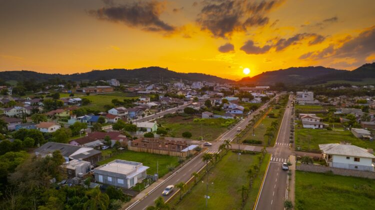 Santa Clara planeja mobilidade urbana e arborização de estradas rurais
