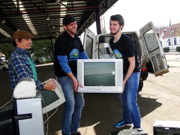 Revive Boa Vista recolhe óleo de cozinha, pilhas, eletrônicos e medicamentos vencidos