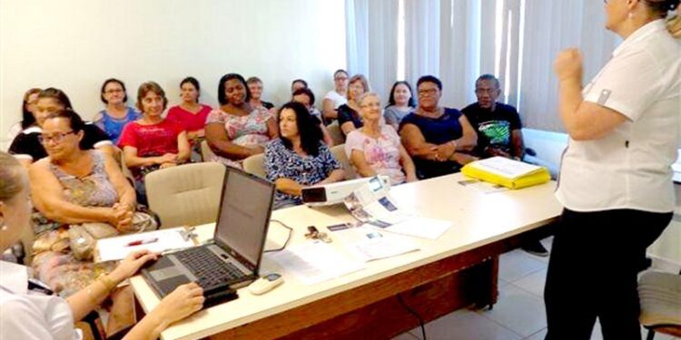 Cuidadores recebem orientações do Hospital Ouro Branco