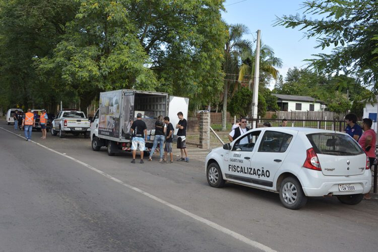 Turma Volante fiscaliza 125 veículos no primeiro dia de abordagens