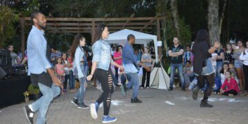 Dança dá ritmo às férias