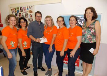 Pacientes e familiares da FUNDEF Lajeado recebem almoço na Casa de Acolhida e Comitê de voluntariado Lenz-Bergesch faz doação
