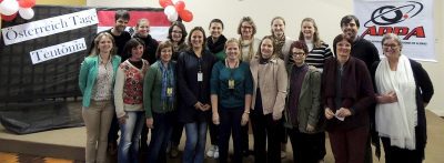 Grupo de professores que participou do evento no Colégio Teutônia. Esta foi a primeira vez que a região recebeu o encontro (Foto: Divulgação )