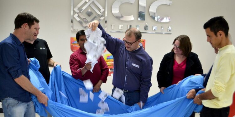 Vales-compras sorteados para consumidores de Teutônia e de Poço das Antas