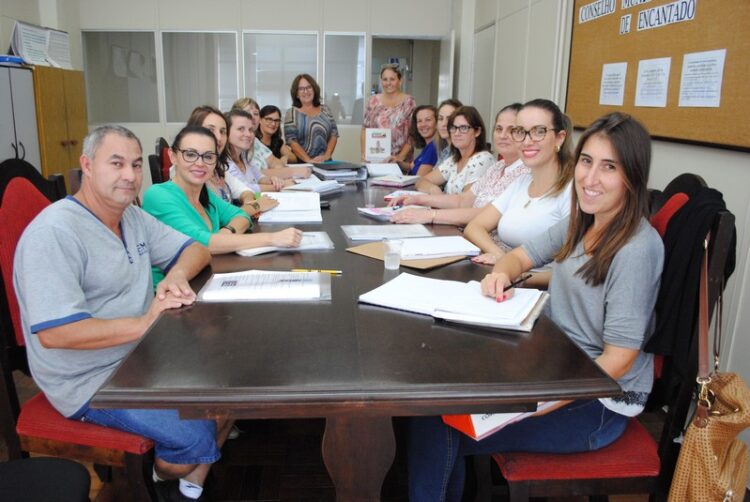 Diretoras de Emeis recebem orientações sobre educação fiscal