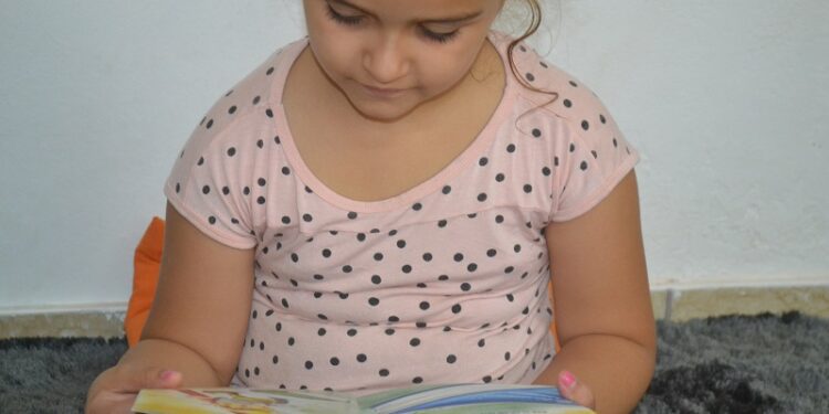 Projeto “Seus litros valem livros” visa estimular o hábito da leitura