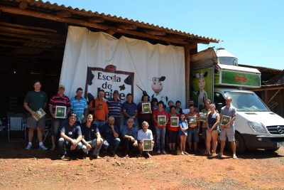 Aula realizada na propriedade de Adriano Sehn, em Cruzeiro do Sul, reuniu associados daquela região (Foto: Carina Marques)