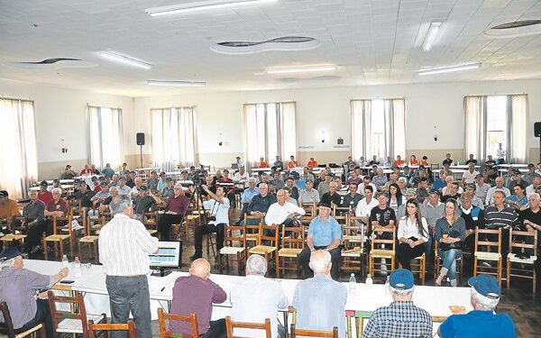 Em assembleia extraordinária, associados apoiam modelo de aumento da cota capital