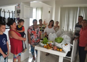 Entidades, escolas e famílias receberam alimentos orgânicos