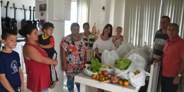 Entidades, escolas e famílias receberam alimentos orgânicos