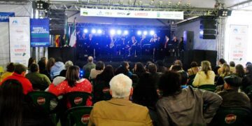 Grande público prestigia a apresentação da Orquestra de Encantado