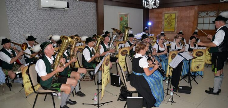 Intercâmbio musical traz orquestra da Alemanha ao Colégio Teutônia