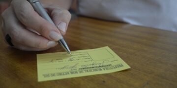 Até o dia 10 de fevereiro, estudantes podem fazer a carteirinha do transporte escolar