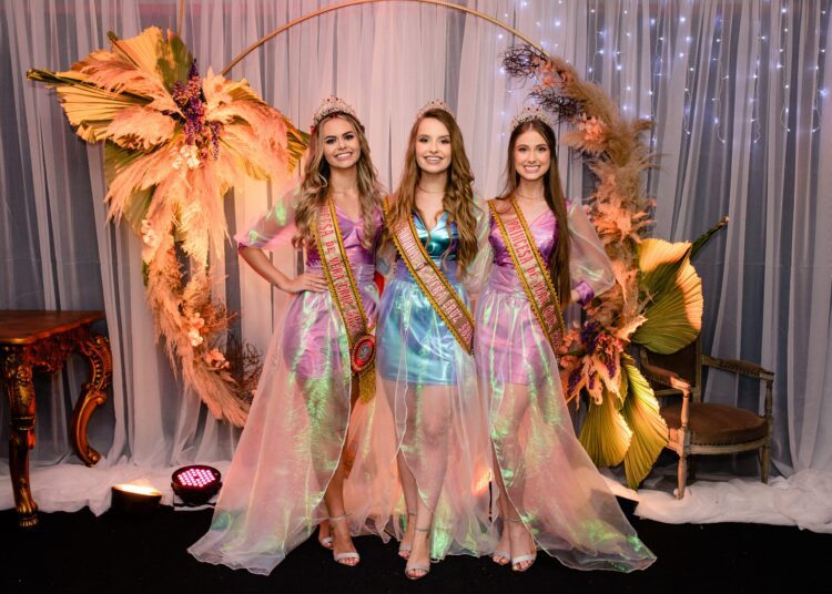 Daniéli Schroeder é a nova Rainha de Vera Cruz