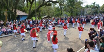 Grande público prestigiou mais uma edição do tradicional Desfile Cívico de Paverama