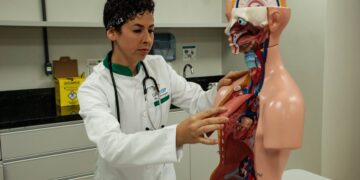 Técnico de Enfermagem:  uma profissão de dedicação e amor ao próximo