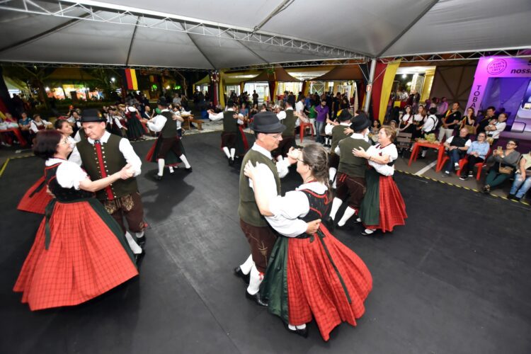 Atrações culturais são destaque desta quarta-feira na 34ª Oktoberfest