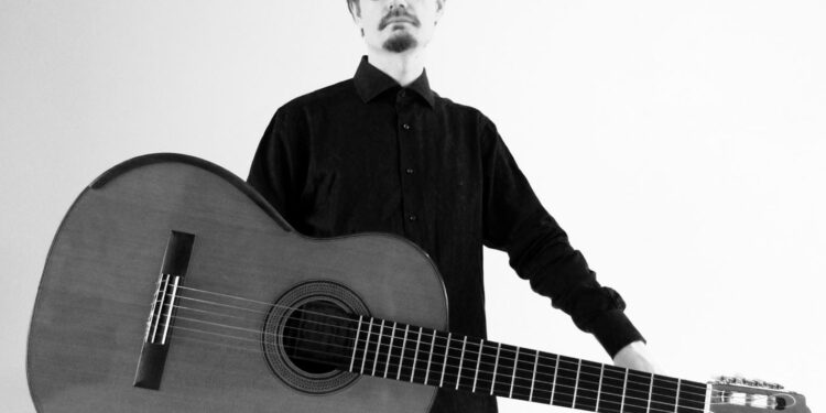 Violonista Danton Oestreich apresenta o recital Alma Brasileira