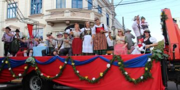 Desfile dá a largada para a maior festa típica do Estado
