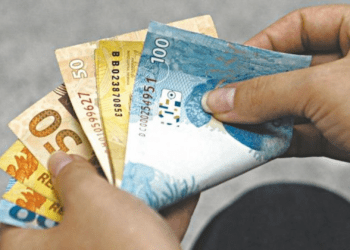 Mato Leitão antecipa 13º salário dos servidores