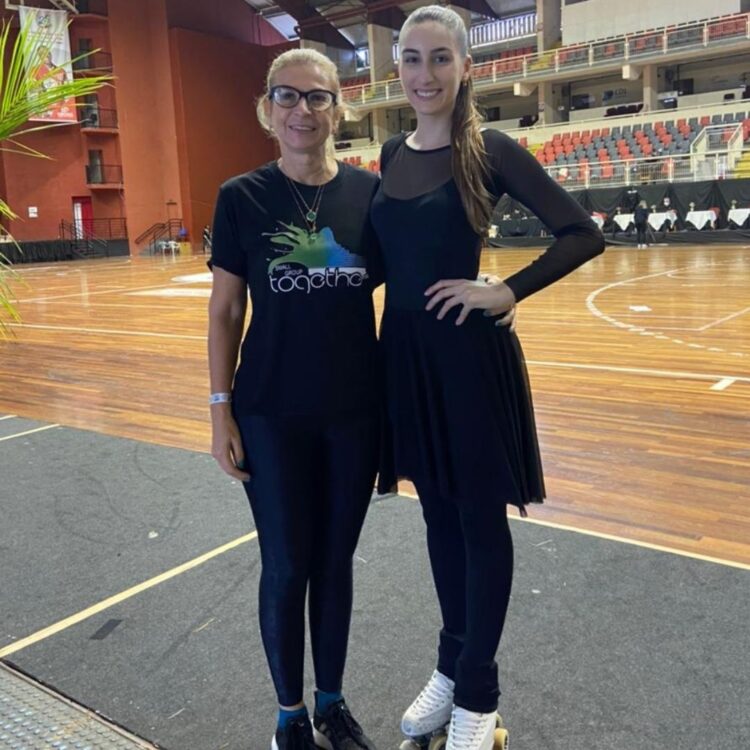 Amanda Kroth é vice no Brasileiro de Patinação