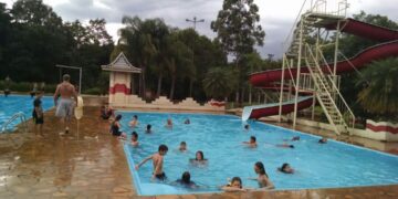 Colônia de Férias tem Dia da Piscina e festa de encerramento