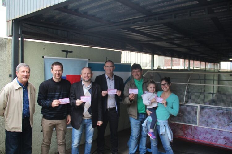 Campanha do Dia das Mães do comércio de Estrela sorteia vales-compras