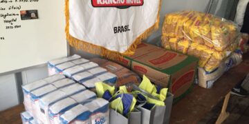 Rancho Móvel doa alimentos para famílias de Estrela