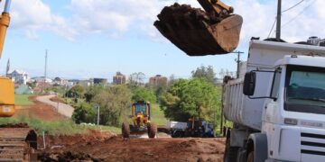 Obra de pavimentação asfáltica da rua Dom Pedro II avança