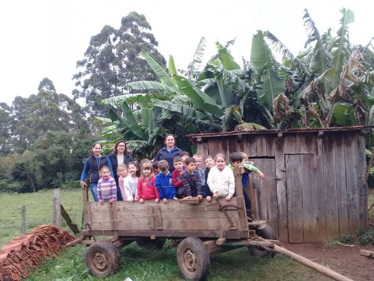 EMEI Proinfância Casa da Criança desenvolve projeto de visitas às famílias dos alunos