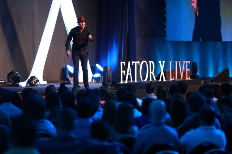 Professor do Núcleo Cultural de Estrela palestra em São Paulo