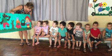 Emei Estrelinha realiza palestras e dinâmicas de grupo