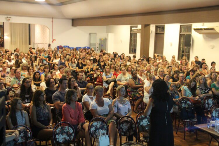 Emilia Cipriano palestra em Formação Pedagógica de Estrela