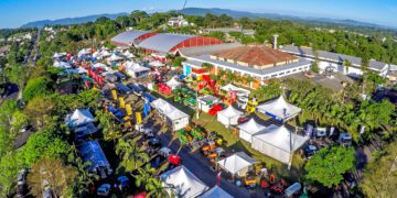 Área externa concentra máquinas, caminhões e implementos agrícolas na Expovale 2018