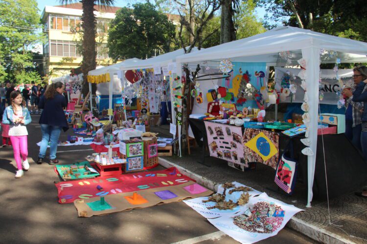 Estudantes da rede municipal apresentam trabalhos à comunidade