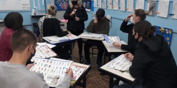 Programa Educação para Todos está com quatro cursos em andamento e inicia EJA nesta quarta-feira