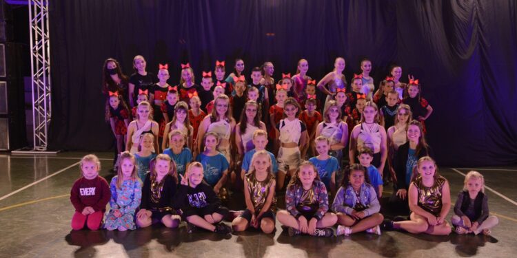 3º Show de Dança e Patinação reúne arte, encanto e alegria