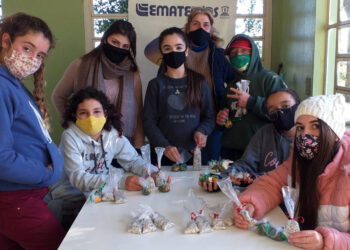 Emater/RS-Ascar realiza trabalho sobre plantas medicinais com alunos da Escola Anita Ferreira de Moraes