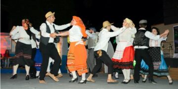 Noite principal do Natal Açoriano em Terra Gaúcha apresenta encenações, orquestra e show tradicionalista em sua 25º edição