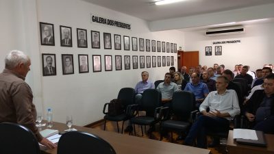 Dos municípios presentes, 22 manifestaram interesse em aderir ao consórcio (Foto:  Paulo Ricardo Schneider)